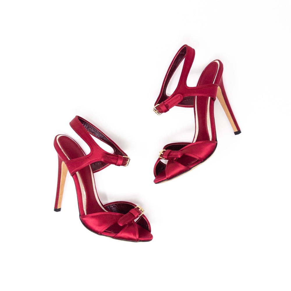 Giambattista Valli Runway Satin Buckle Heels EU 38 Red Cut-Out Stiletto Sandals